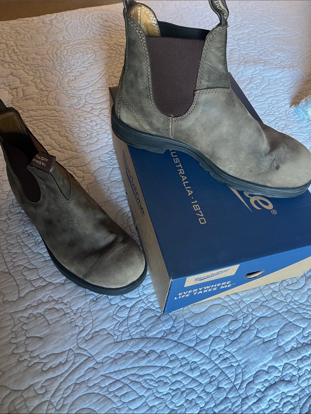 Blundstone Men's Chukka Boots in Gray and Dark Brown Elastic